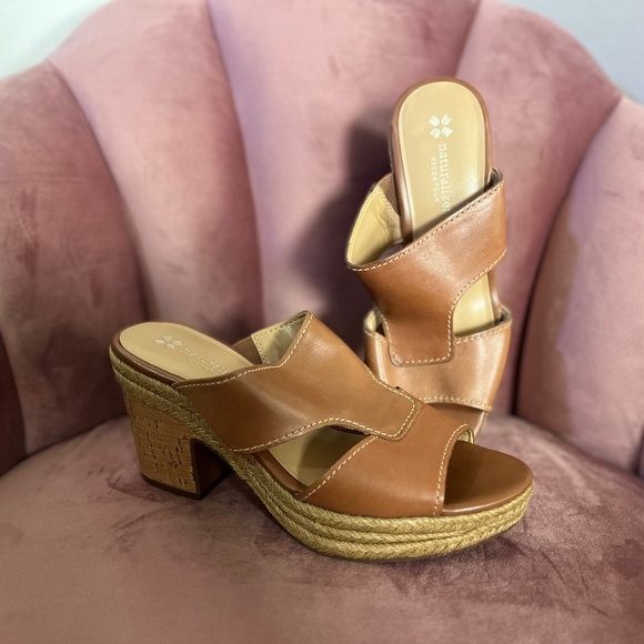 Naturalizer Evette Platform Sandals 10 - Picture 1 of 3